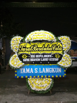 Papan Bunga Duka di Dau